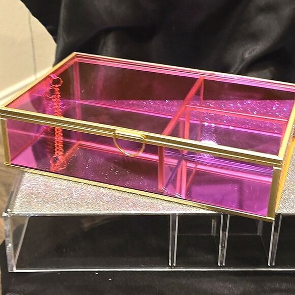 Curios Pink & Gold Mirrored Jewelry Organizer - Picture 6 of 10